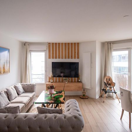 Elise De Roche Equipe Balcon Parking Rer B Apartment Le Bourget Exterior photo